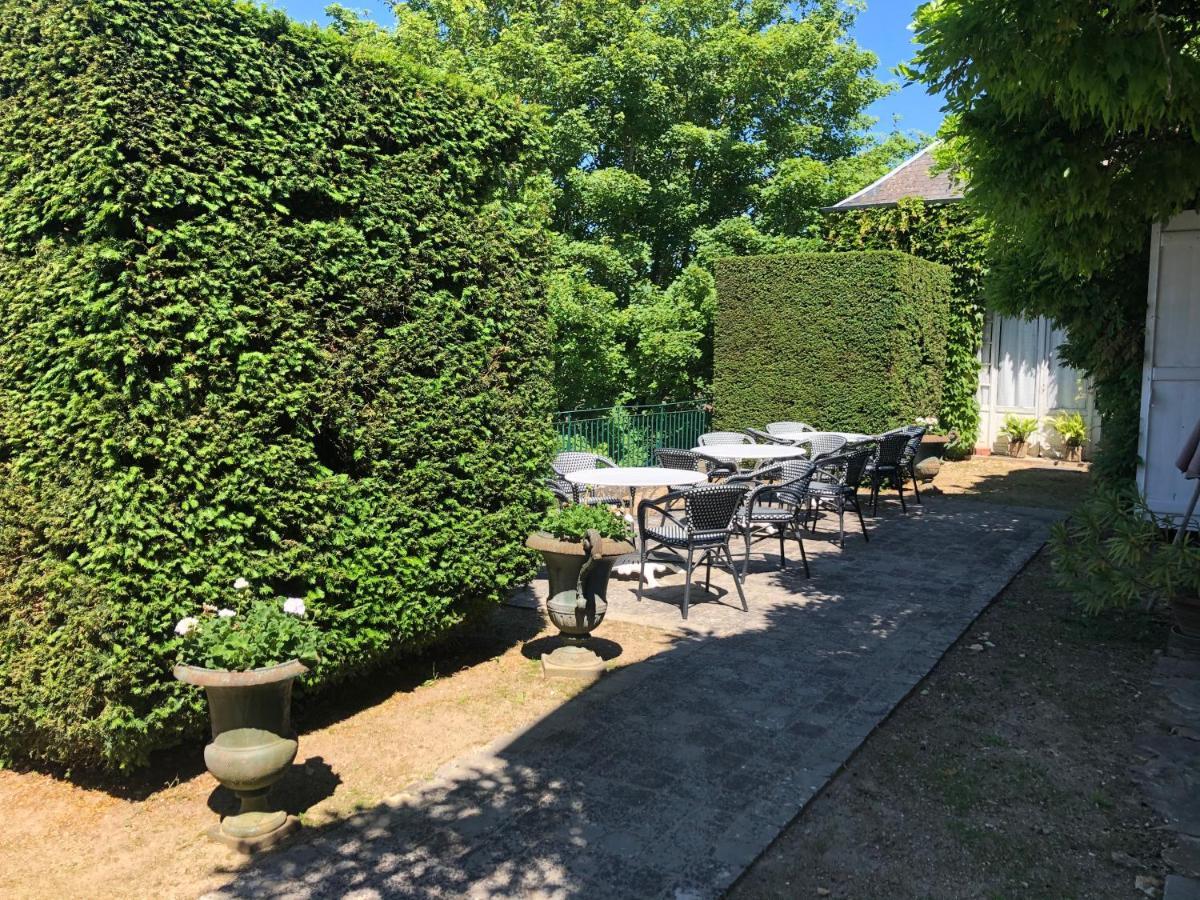 Hotel La Croix De Vernuche Varennes-Vauzelles Kültér fotó